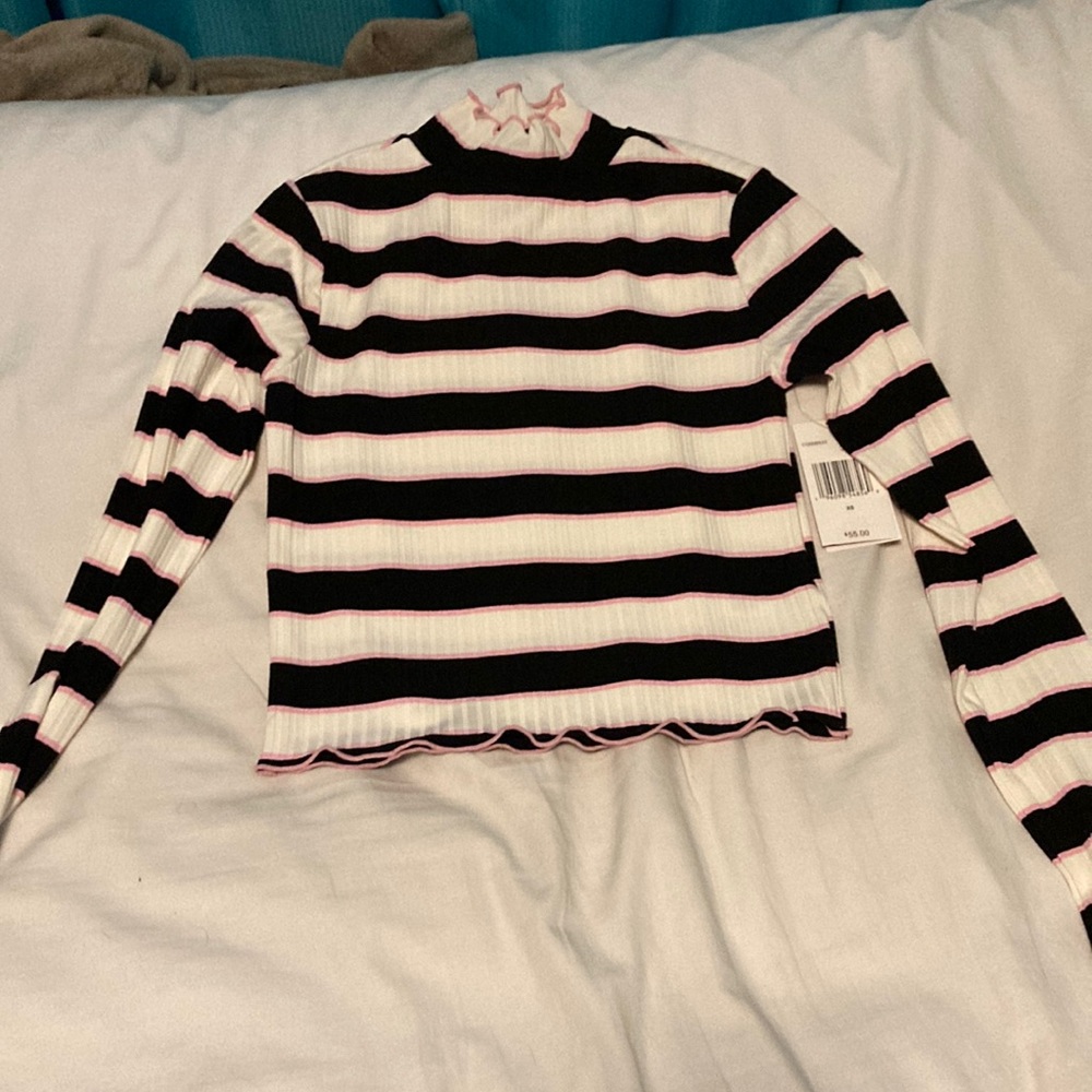 Juicy striped crop top with ruffles on the sleeves and bottom